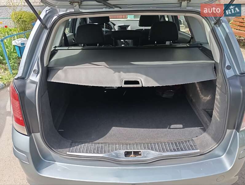 Універсал Opel Astra 2005 в Звягелі