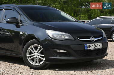 Універсал Opel Astra 2014 в 