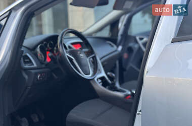 Хетчбек Opel Astra 2010 в 