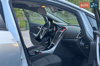 Хетчбек Opel Astra 2010 в 