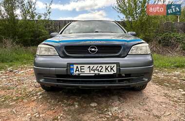 Седан Opel Astra 2007 в Будах