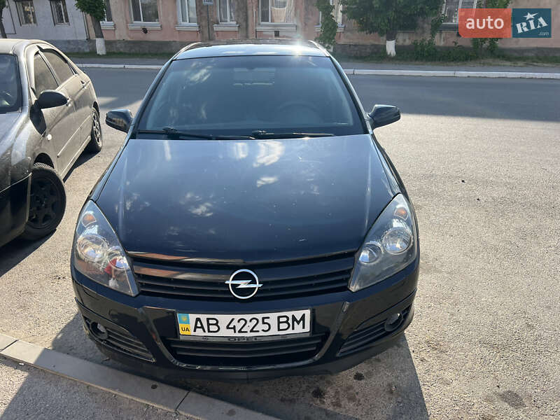Хэтчбек Opel Astra 2006 в 
