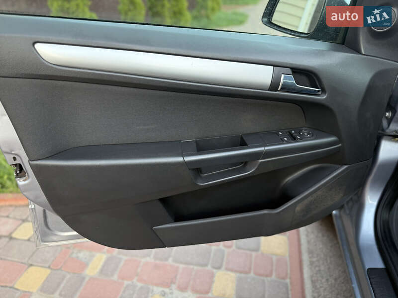 Универсал Opel Astra 2009 в Борисполе
