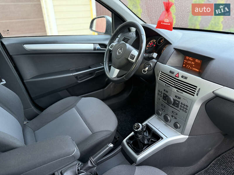Универсал Opel Astra 2009 в Борисполе