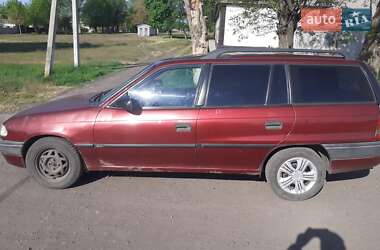 Універсал Opel Astra 1995 в Дніпрі