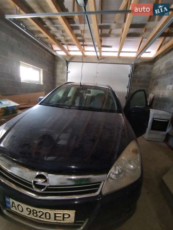 Универсал Opel Astra 2007 в Верхнем Быстром