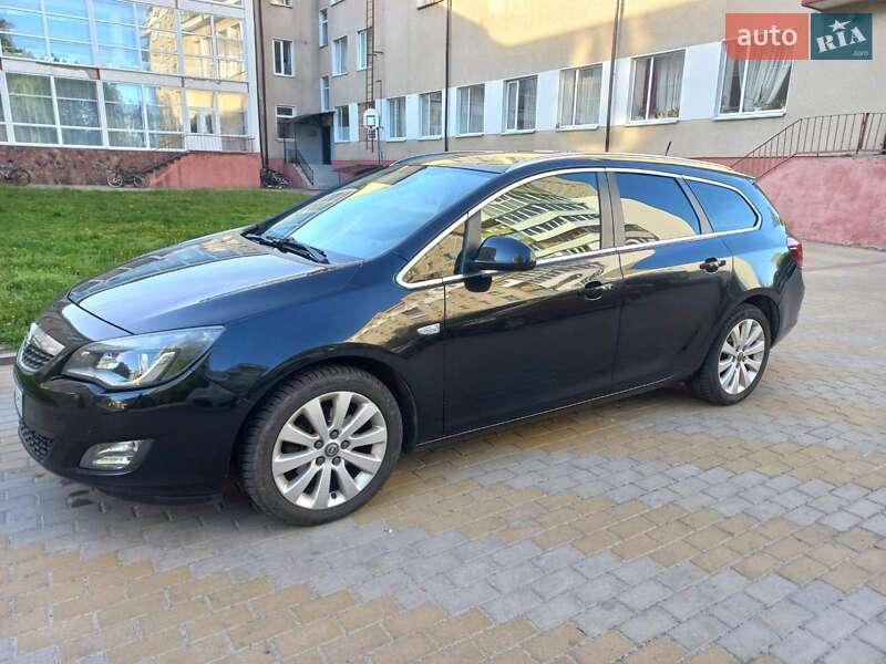 Универсал Opel Astra 2012 в Звягеле