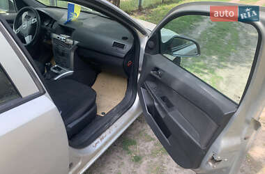 Універсал Opel Astra 2011 в 