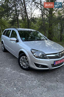 Универсал Opel Astra 2008 в Полтаве