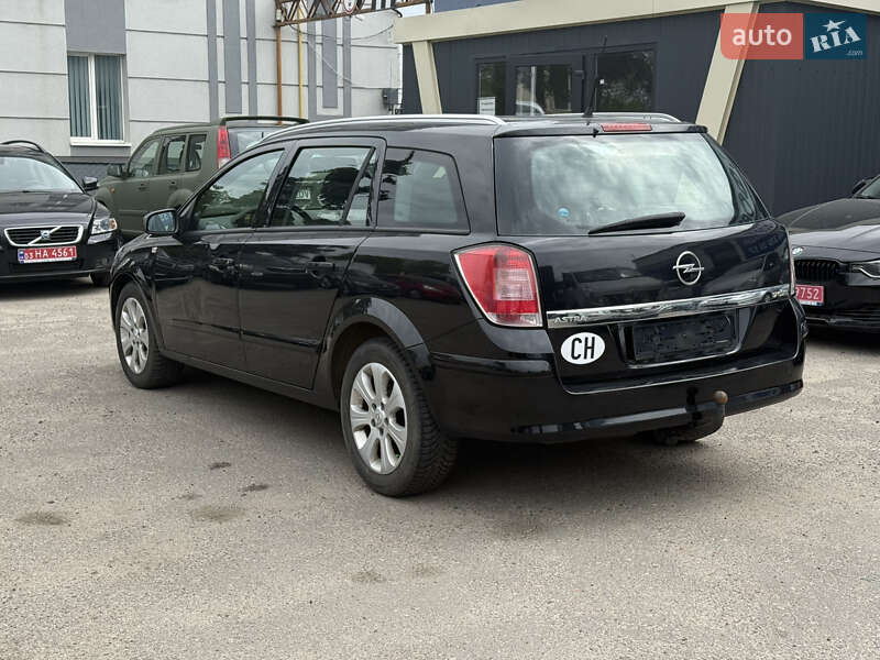 Універсал Opel Astra 2008 в Рівному