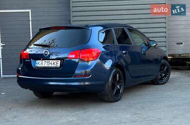 Универсал Opel Astra 2011 в 