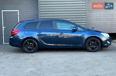 Универсал Opel Astra 2011 в 