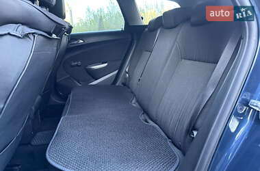Универсал Opel Astra 2011 в 