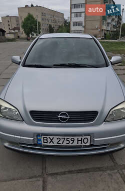 Седан Opel Astra 2004 в 
