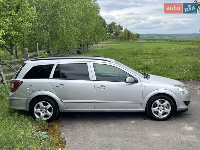 Універсал Opel Astra 2008 в Тернополі