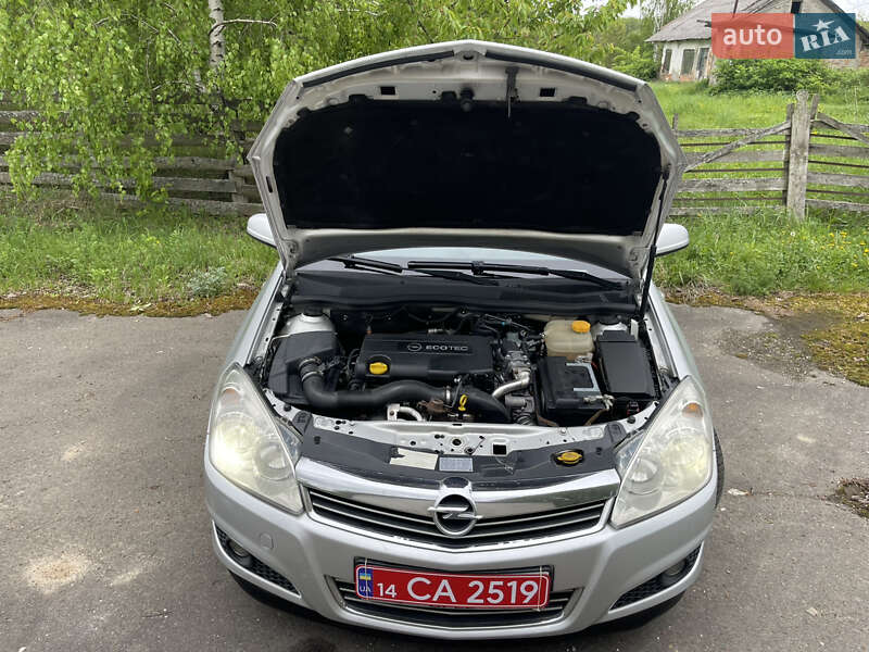 Універсал Opel Astra 2008 в Тернополі