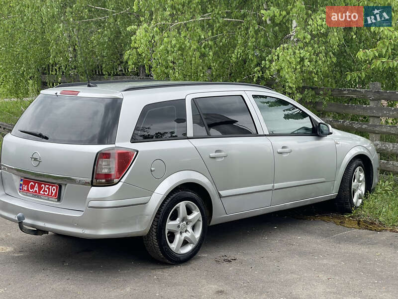 Універсал Opel Astra 2008 в Тернополі