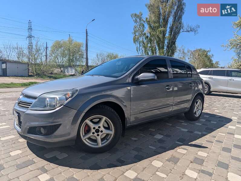 Хэтчбек Opel Astra 2008 в Киеве