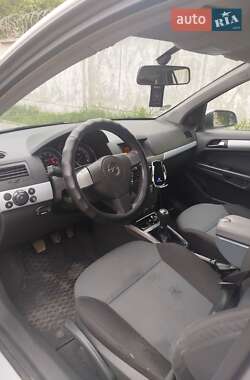 Універсал Opel Astra 2004 в Львові