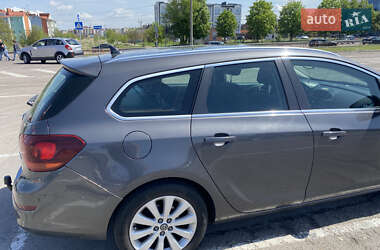 Универсал Opel Astra 2012 в 