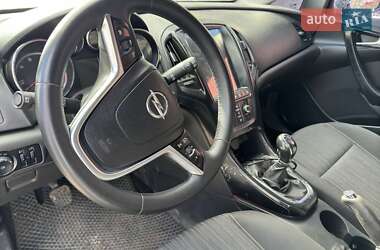Универсал Opel Astra 2012 в 