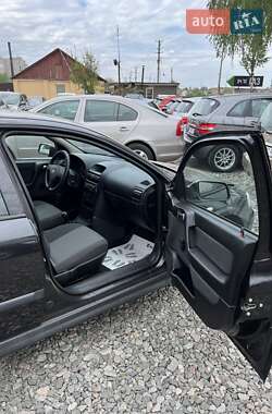Седан Opel Astra 2006 в 