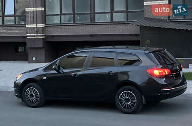 Універсал Opel Astra 2012 в 