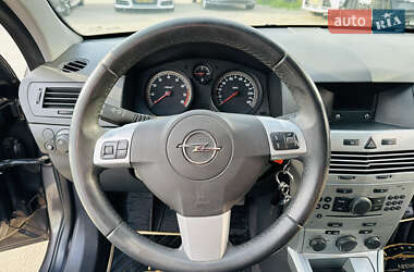 Хэтчбек Opel Astra 2009 в 