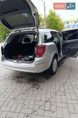 Универсал Opel Astra 2005 в 