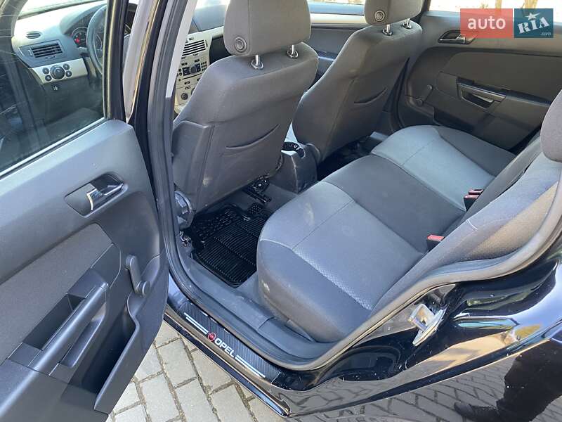 Універсал Opel Astra 2009 в Рожнятові