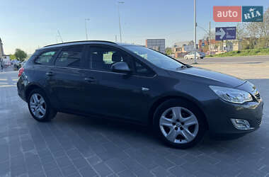 Універсал Opel Astra 2011 в 