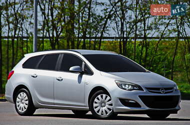Універсал Opel Astra 2014 в 