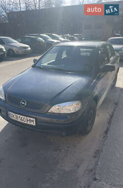 Седан Opel Astra 2006 в Вараші