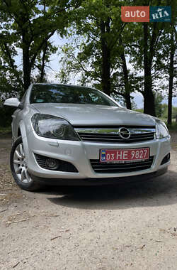 Универсал Opel Astra 2010 в 