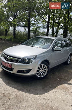 Универсал Opel Astra 2010 в 