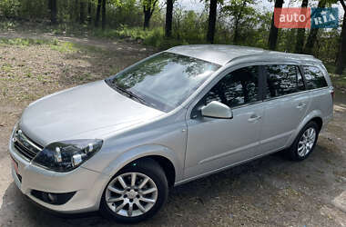 Универсал Opel Astra 2010 в 