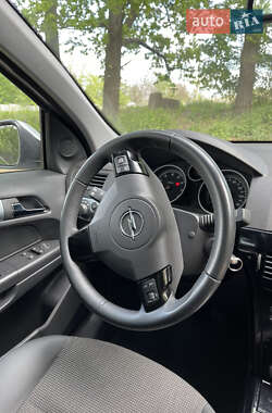 Универсал Opel Astra 2010 в 