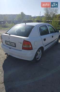 Хэтчбек Opel Astra 1998 в 