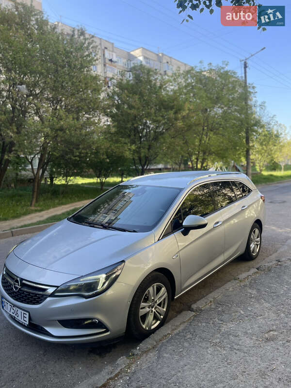 Универсал Opel Astra 2016 в Ивано-Франковске