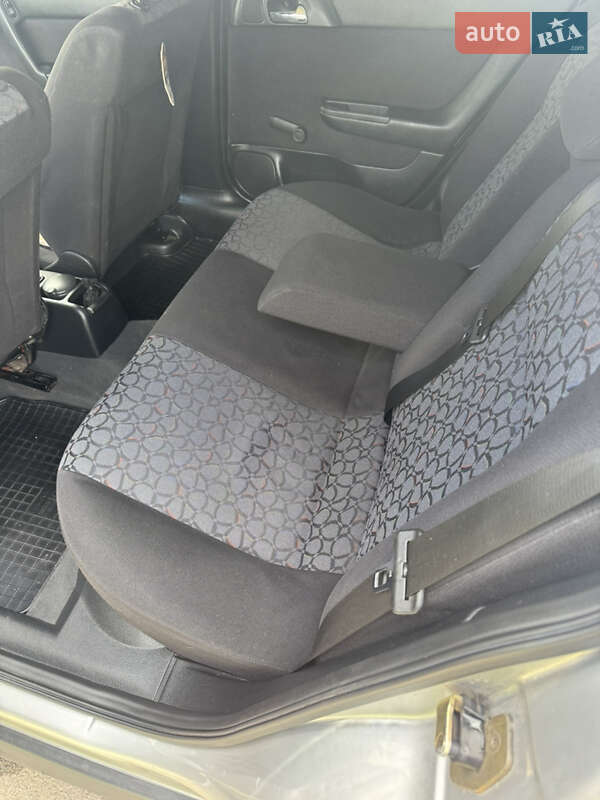 Хэтчбек Opel Astra 2000 в Звягеле