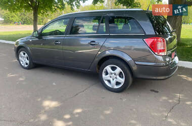 Універсал Opel Astra 2010 в 
