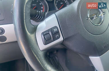 Універсал Opel Astra 2010 в 