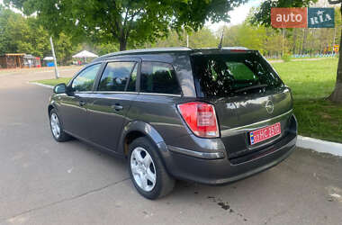 Універсал Opel Astra 2010 в 
