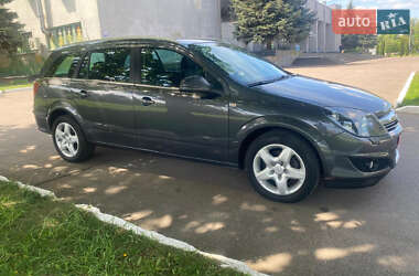 Універсал Opel Astra 2010 в 
