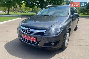 Універсал Opel Astra 2010 в 