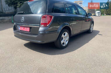 Універсал Opel Astra 2010 в 