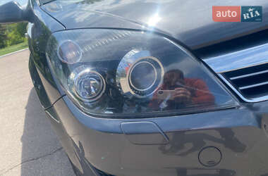 Універсал Opel Astra 2010 в 