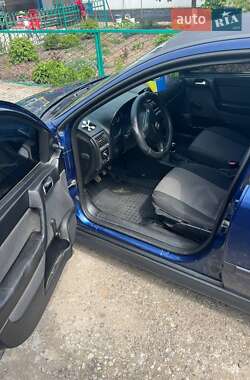 Седан Opel Astra 2005 в 