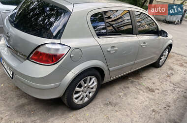 Хэтчбек Opel Astra 2004 в Киеве