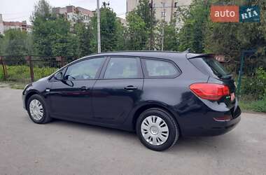 Універсал Opel Astra 2012 в 